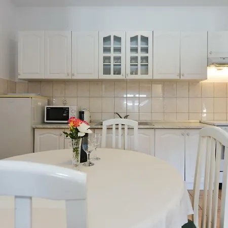 아파트 Mandic With Parking 자다르