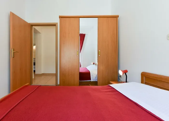 Mandic With Parking Lejlighed