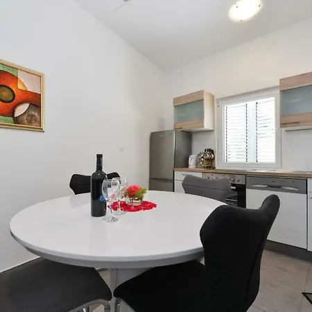 Mandic With Parking Apartament Zadar