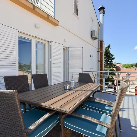 Mandic With Parking Apartament *