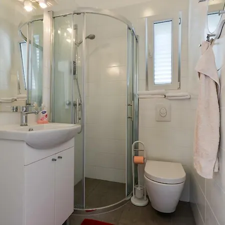 Mandic With Parking Apartman *